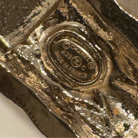 CHANEL Collector’s Lipstick CC Rhinestone studded necklace - Picture 7 of 7